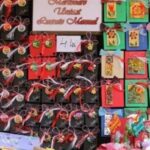 Mărțișoare la cort. Creatorii populari beneficiază de standuri gratuite