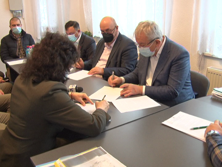 Semnat și ștampilat! Pădurea Crâng este a Buzăului.