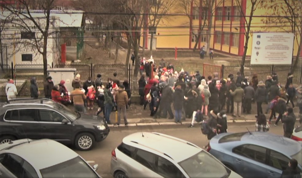 Decizie în privința școlilor, după reactualizarea gradului de ocupare a paturilor COVID