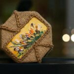Mărțișoare tradiționale. Creatorii buzoieni expun la Galeriile de Artă