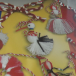 Mesageri la Bruxelles. Expoziție de mărțișoare românești la Institutul Cultural Român din Bruxelles