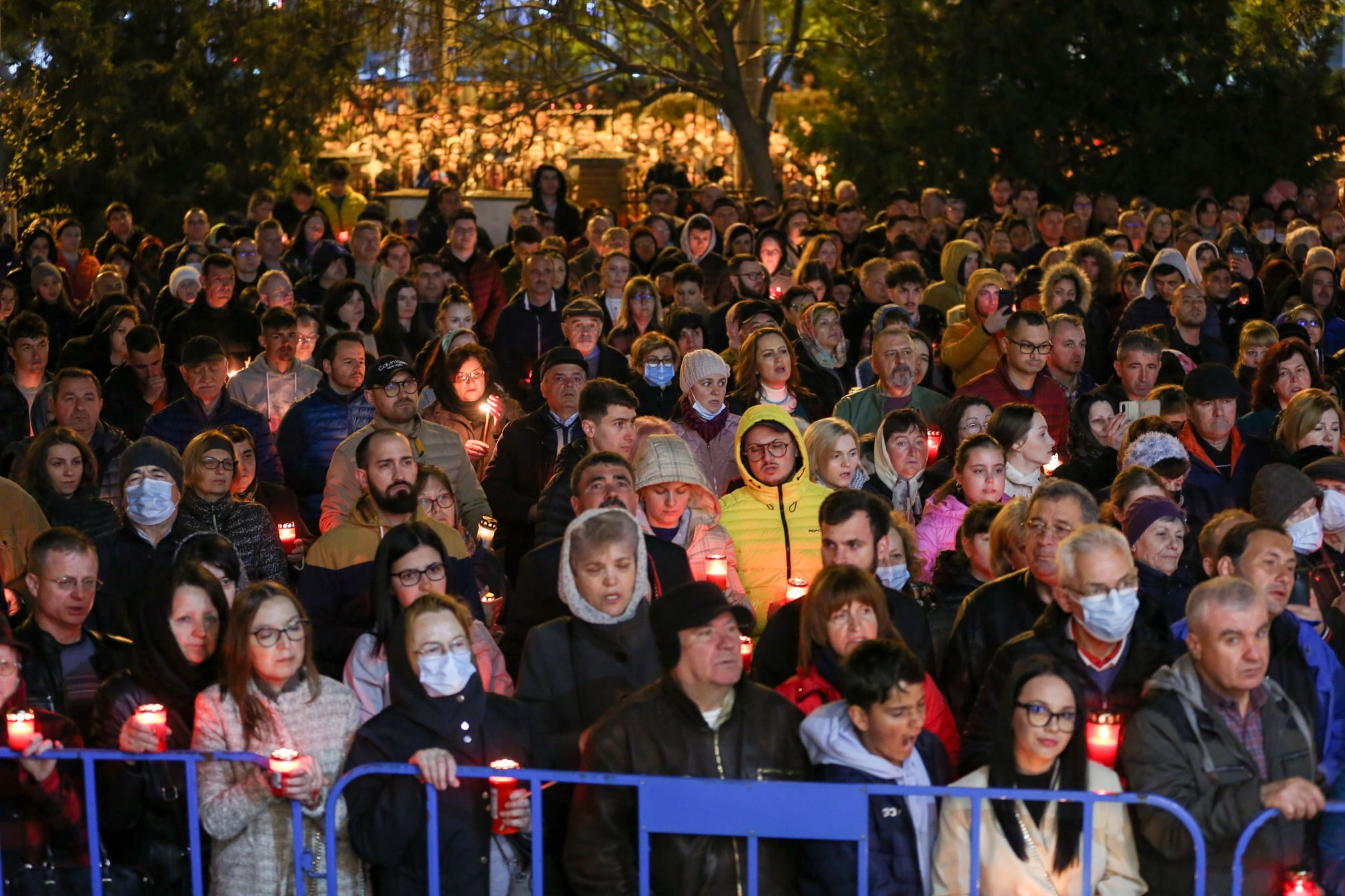(VIDEO) Mii de buzoieni, la Catedrala Arhiepiscopală