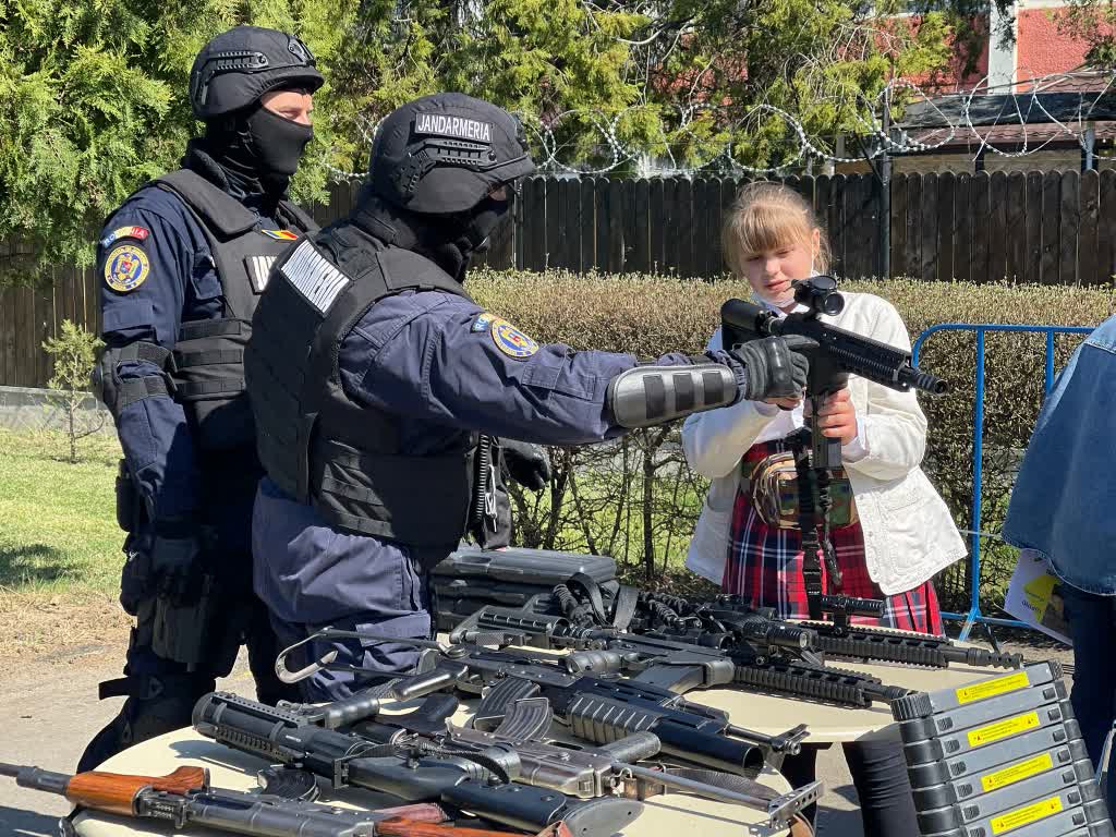 Ziua Porților Deschise, la Jandarmerie. Animalele au fost vedetele evenimentului