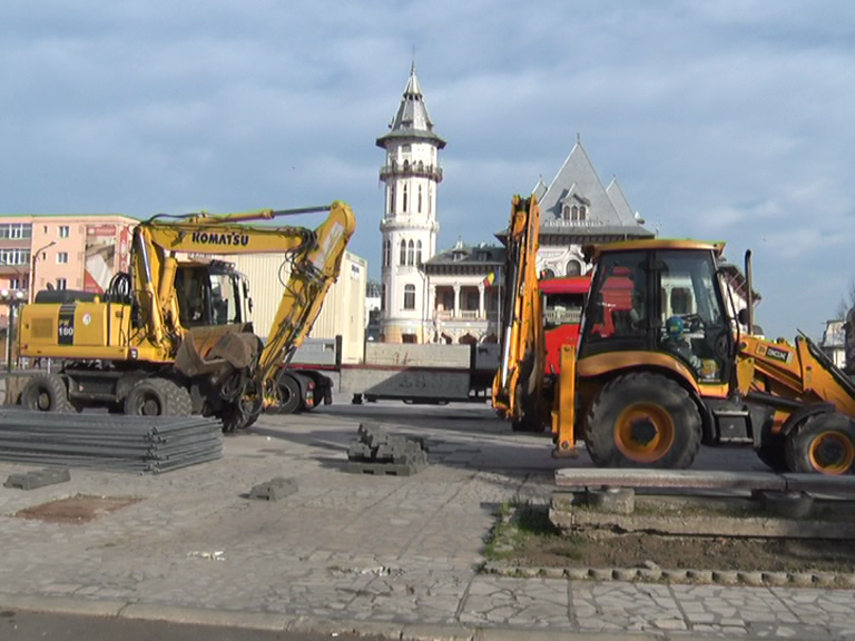 Înfloresc șantierele. Primele utilaje au sosit pe platoul Dacia