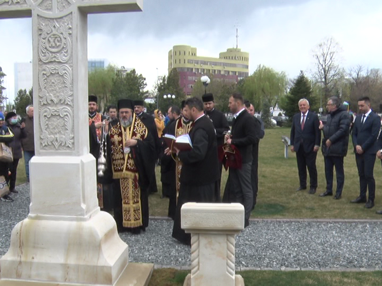 Sfințirea martirilor. ÎPS Ciprian a sfințit două monumente