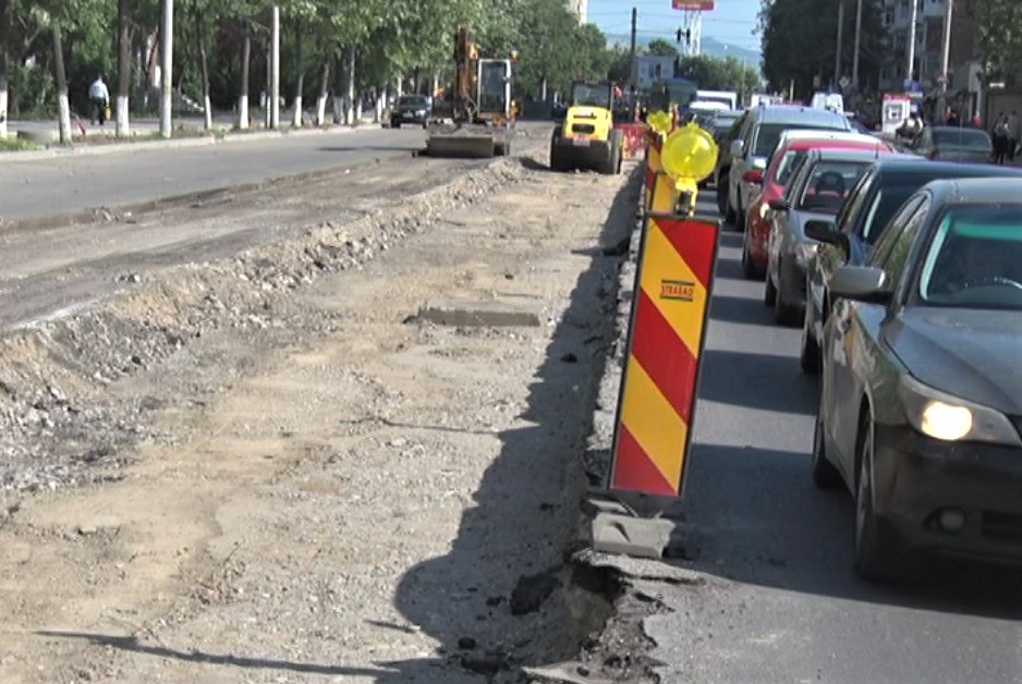 “Continuă lucrările, pe banii constructorului”. Primarul Toma, întâlnire cu responsabilii STRABAG