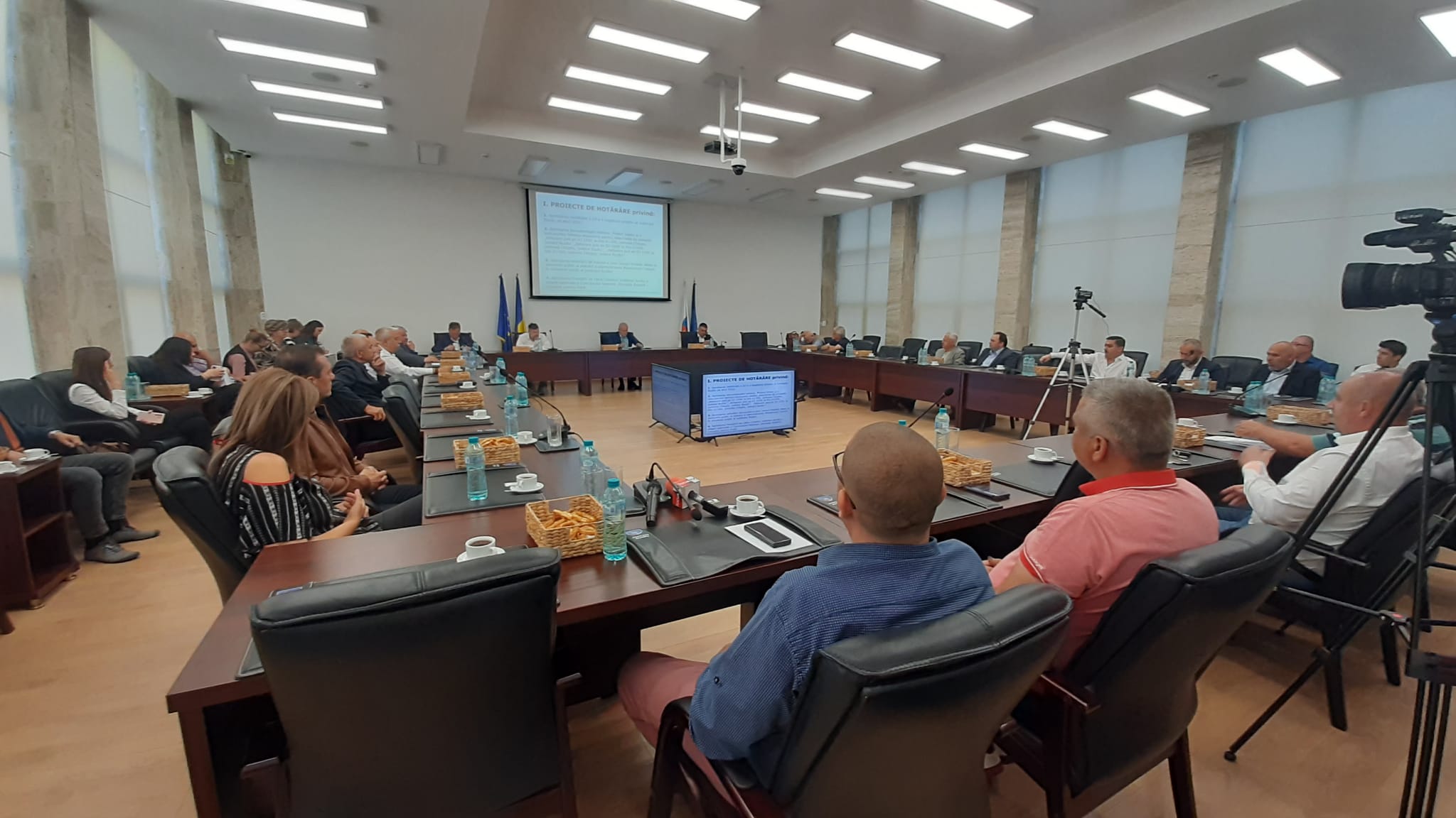 Ședință fulger la Consiliul Județean. Ce proiecte au fost aprobate