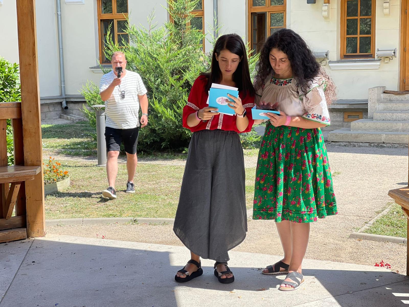 10 influenceri, aventură în Ținutul Buzăului. Județul, promovat de “Cronicari digitali”