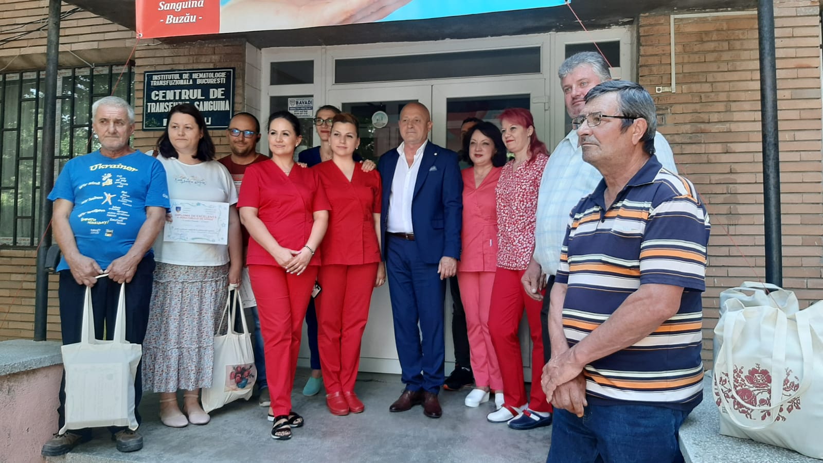 Donatori premiați pentru fidelitate. De Ziua Mondială a Donatorului de Sânge