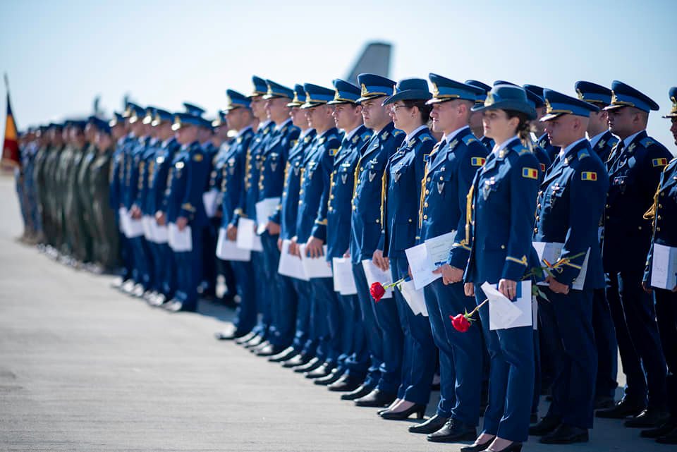 (FOTO) Încă o generație de piloți militari. Festivitate la Boboc