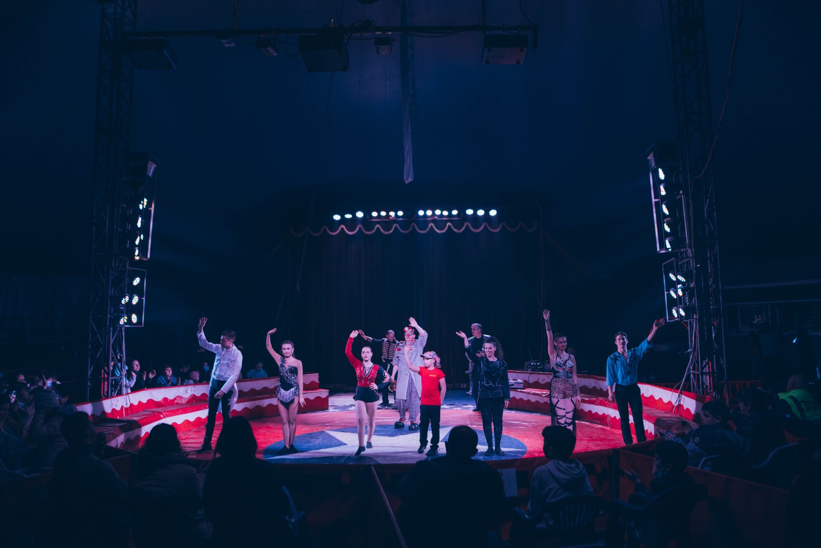 Buzoieni, poftiți la circ! De mâine, în fiecare zi, la ora 19:00, până pe 31 iulie