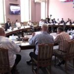 (VIDEO) Abuz grosolan! Majoritatea PSD interzice presa la ședințele CLM Buzău! Primarul, fără reacție