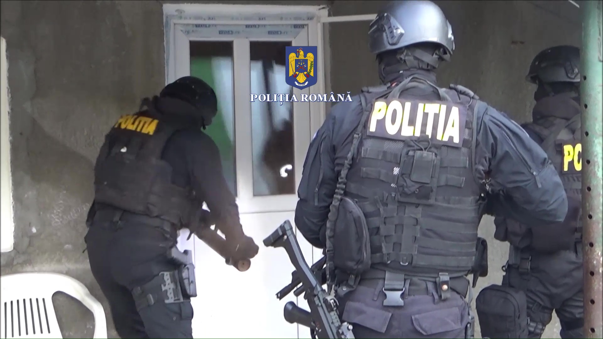 Cei doi bărbaţi care au tâlhărit o familie din Smeeni au fost găsiţi de poliţiştii buzoieni
