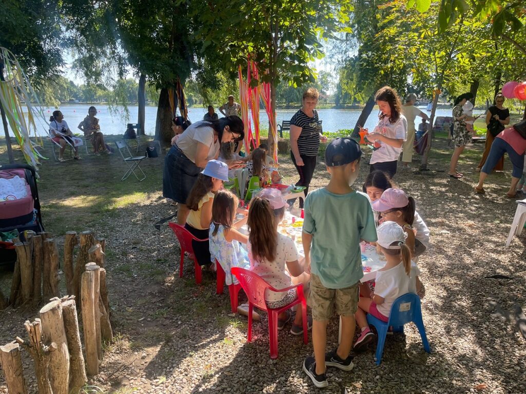 "Școala din Parc". Zeci de copii, prezenți zilnic la activități