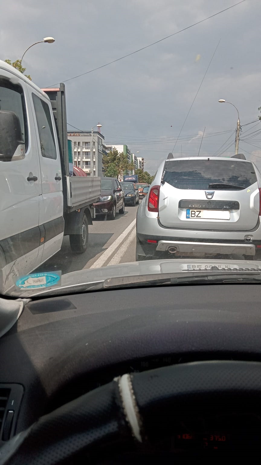 Nordul Buzăului, blocat! Șoferii, exasperați…