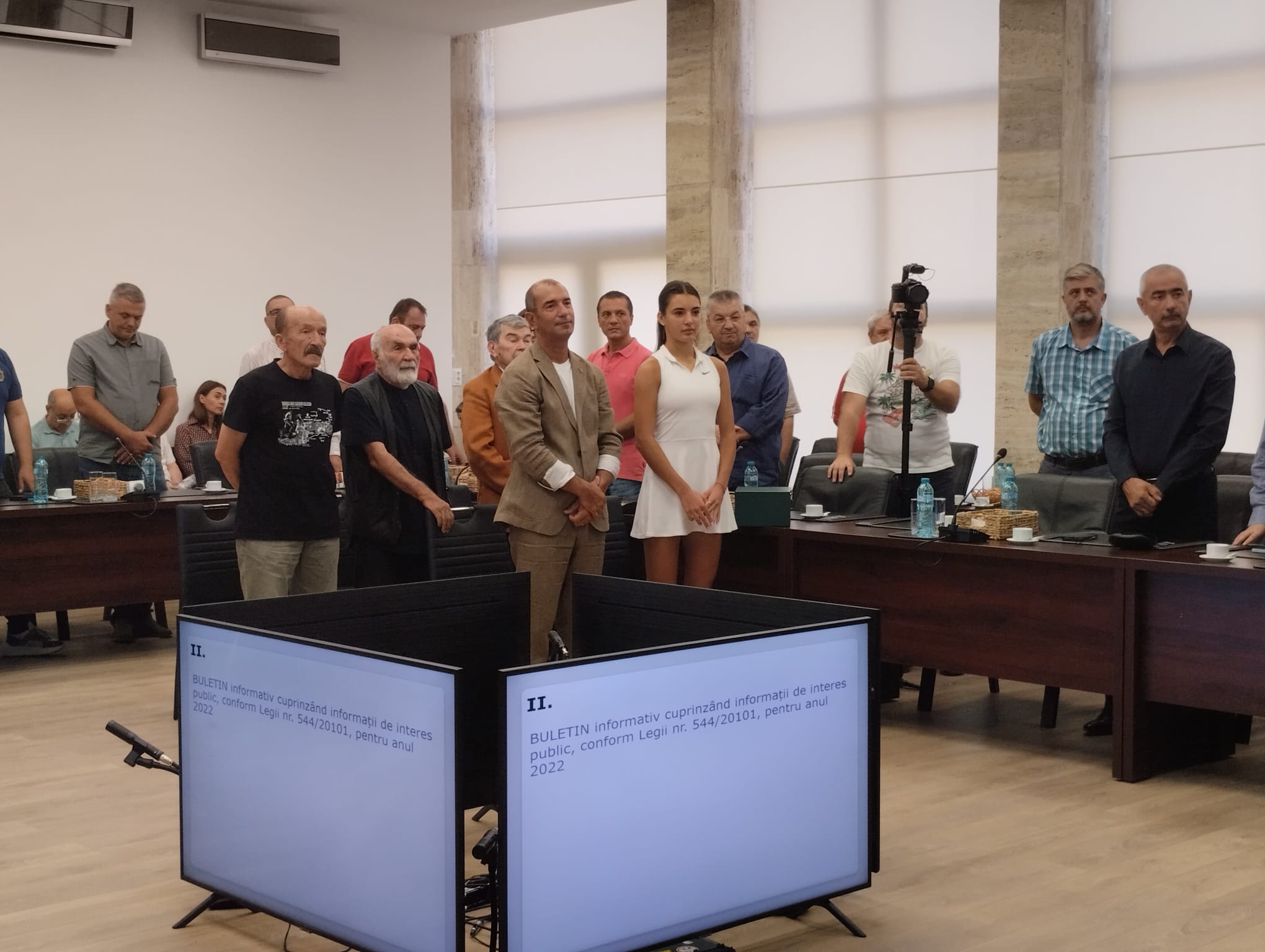 (VIDEO) Momente festive la Consiliul Județean. Diplome de excelență și cetățeni de onoare