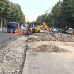 Săpături noi pe Unirii. Se sparge asfaltul pentru amenajarea refugiilor