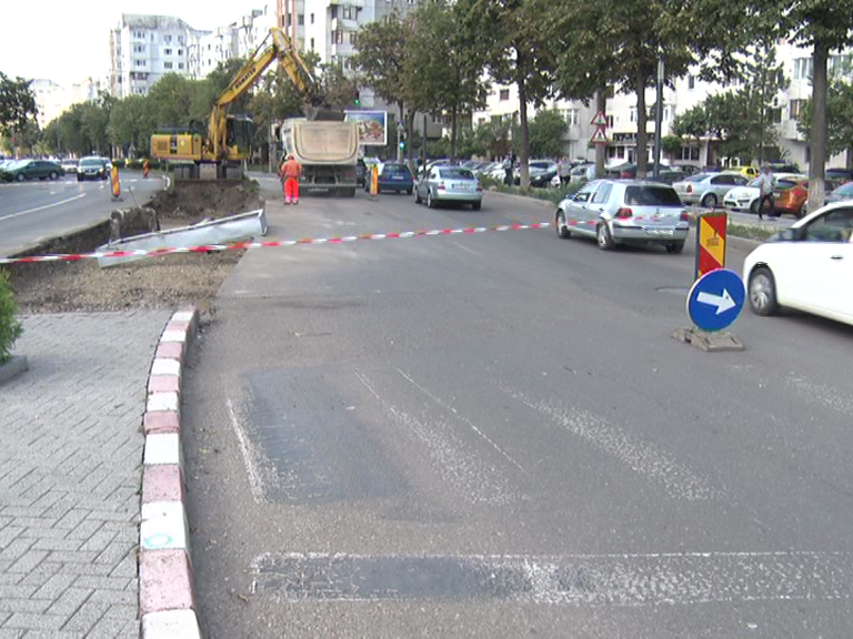 Noi restricții pe Unirii. Se circulă pe un singur fir între Prutului și Frăsinet