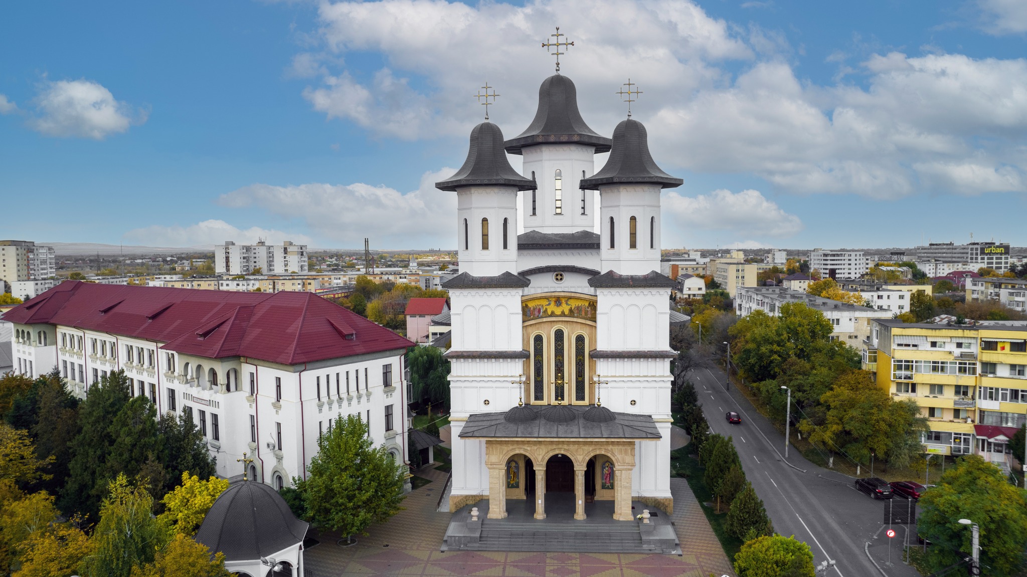 (VIDEO) Cea mai mare sărbătoare a toamnei. Nașterea Maicii Domnului, prăznuită astăzi