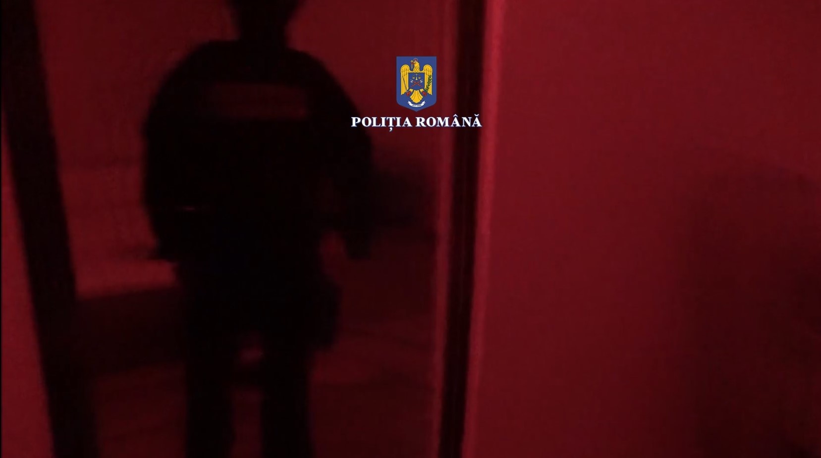 (VIDEO) Loverboy în arest. A profitat de două tinere