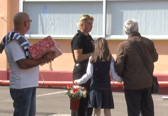 Cadouri de la Primărie. Rechizite gratuite pentru elevii din clasele primare