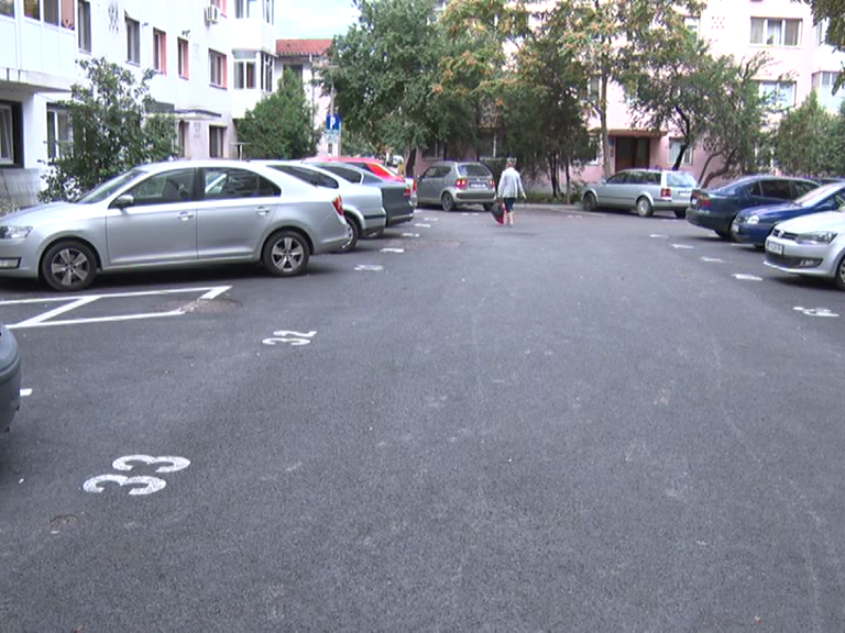 Din nou despre parcări. Buzoienii așteaptă primele costrucții supraetajate