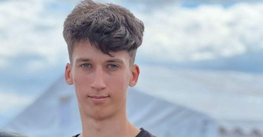 Răzvan are nevoie de ajutor! Tânărul se luptă cu o boală cruntă: leucemie limfoblastică