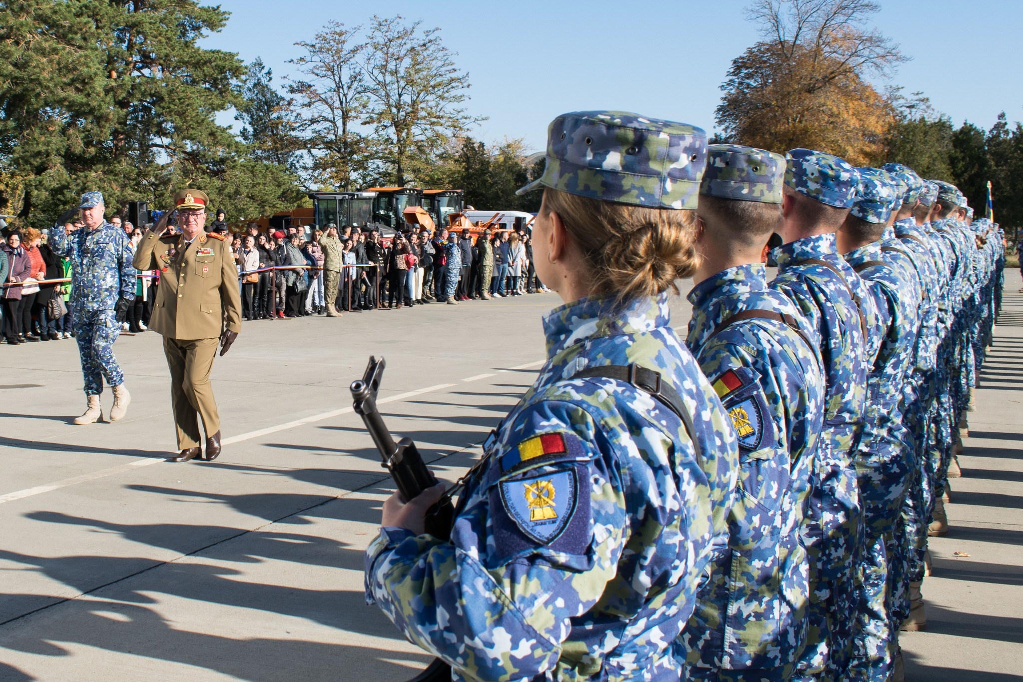 (VIDEO) Au depus jurământul. Emoții pentru 120 de elevi ai școlii militare de la Boboc