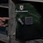 (VIDEO) Fosta soție i-a spart casa și i-a furat toți banii. Femeia și actualul iubit, în arest