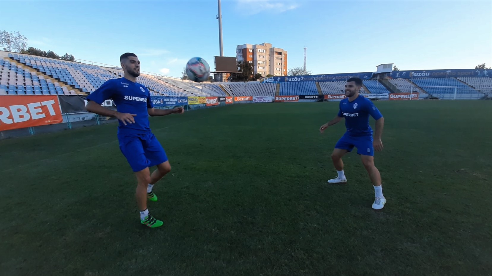(VIDEO) Cum se integrează albanezul Marku și brazilianul Sampaio