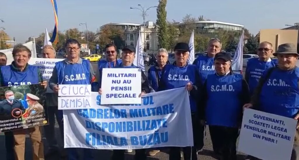 (VIDEO) Protest de Ziua Armatei. Delegație buzoiană, în fața Guvernului