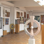Invitație la Bienală. Lucrări de artă din peste 40 de țări