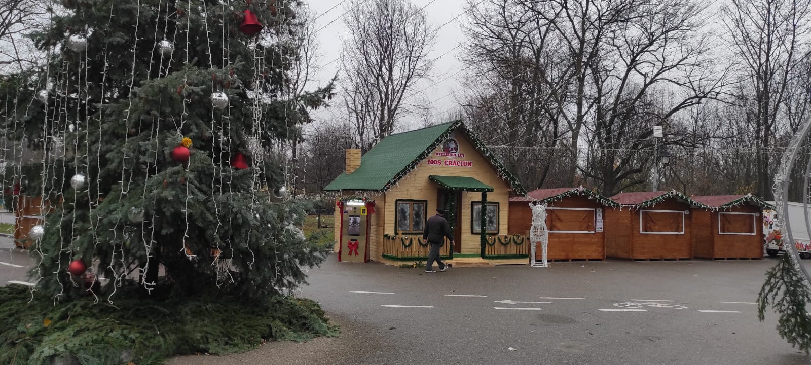 Ultimele pregătiri. Orășelul Copiilor își deschide porțile.