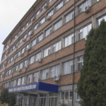 Un pacient s-a aruncat de la etajul 4. Bărbatul, internat după o altă tentativă de suicid