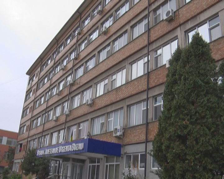 Un pacient s-a aruncat de la etajul 4. Bărbatul, internat după o altă tentativă de suicid
