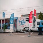 Unitatea mobilă „Bună ziua, schimbare!”, lansată de BCR și Vodafone, aduce serviciile financiare și tehnologia mai aproape de locuitorii comunei Glodeanu-Sărat
