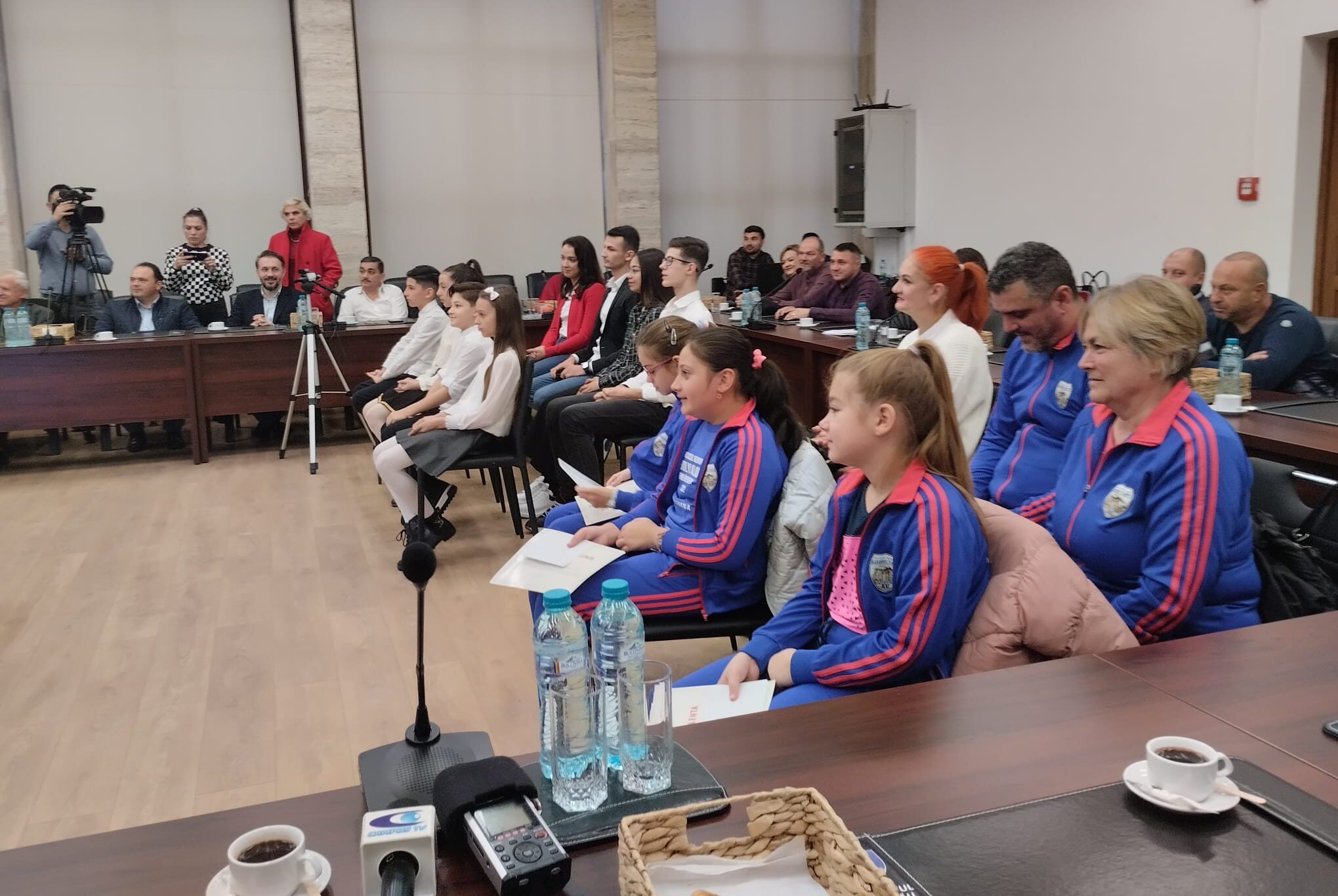 (VIDEO) Copii premiați de Consiliul Județean. Performanțe noi la tenis de masă și dans sportiv