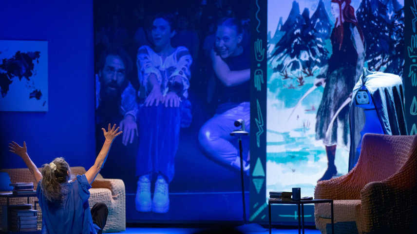 Teatrul viitorului. ”2032 SMART-FAMILY”, un spectacol cu roboți.