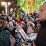 Primele cadouri de la Moș Nicolae. Copiii din Monteoru au primit daruri de la CJ