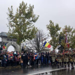 Mii de buzoieni au participat la paradă. Frig afară, dar căldură în suflet