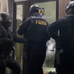 Percheziții de amploare, în Buzău. Sunt vizate persoane care dețin și vând ilegal petarde și artificii