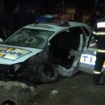 Urmărire ca în filme, încheiată cu două accidente. Un polițist și un pieton au ajuns la spital din cauza unui inconștient