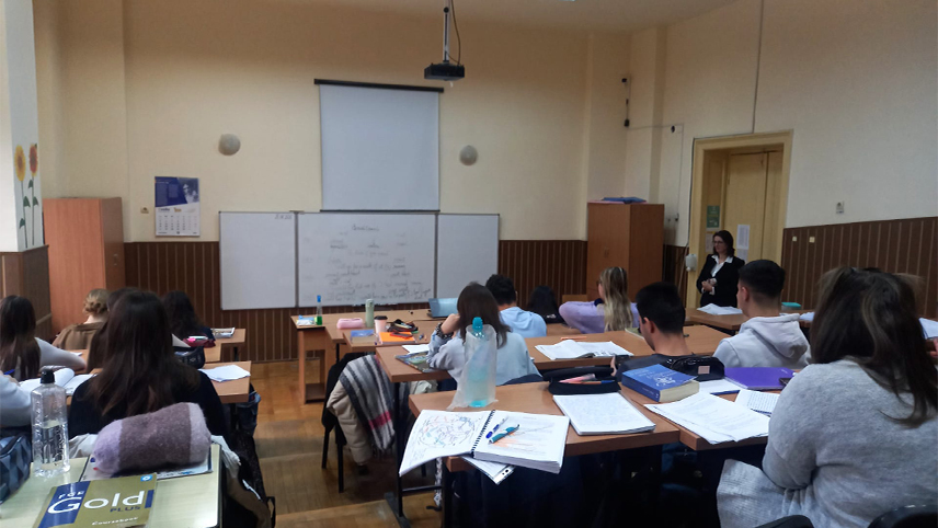 Semnal de alarmă tras de liceele pedagogice. Propunere de eliminare a specializării educator-învâțător