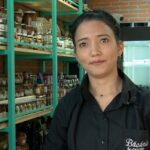 Nepaleza de la băcănie. A venit în România, de la mii de kilometri, pentru o viață mai bună