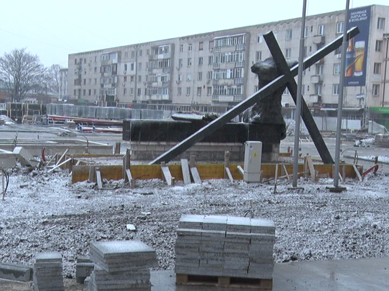 Stop lucru! Ninsorile au întrerupt avântul celor care lucrează în aer liber.