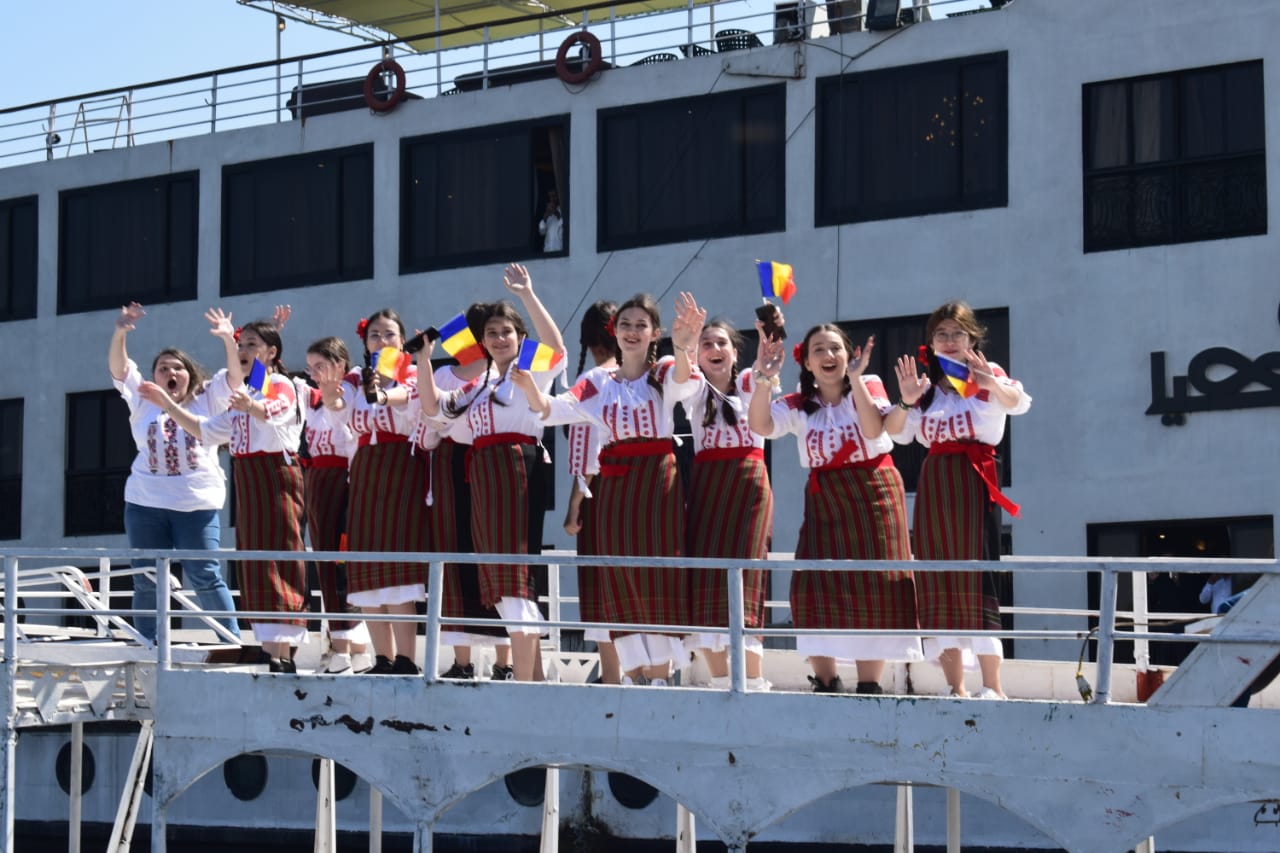 (VIDEO) Happy Kids Buzău reprezintă România în Egipt, la Festivalul Internațional pentru Folclor și Artă