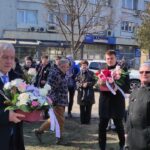 Flori pentru Andreescu. Buzăul își omagiază personalitățile