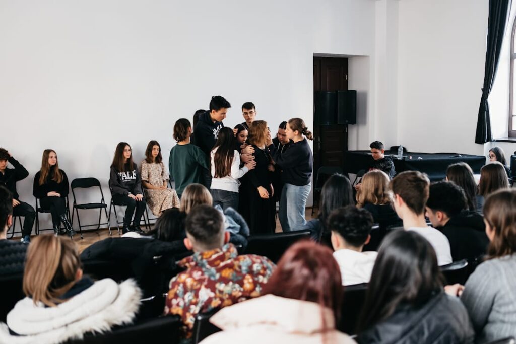 Spectacol manifest. Ziua Internațională a Nonviolenței în școli, marcată într-un mod inedit
