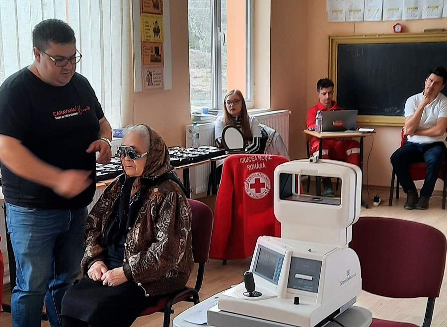 Consultații gratuite pentru sute de pacienți. Crucea Roșie, desfășurare impresionantă în comunitatea din Chiliile