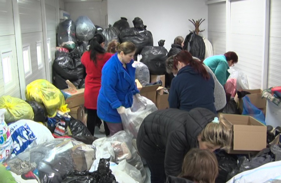 Solidari cu sinistrații din Turcia. Buzoienii au venit în număr mare la punctul de colectare a donațiilor